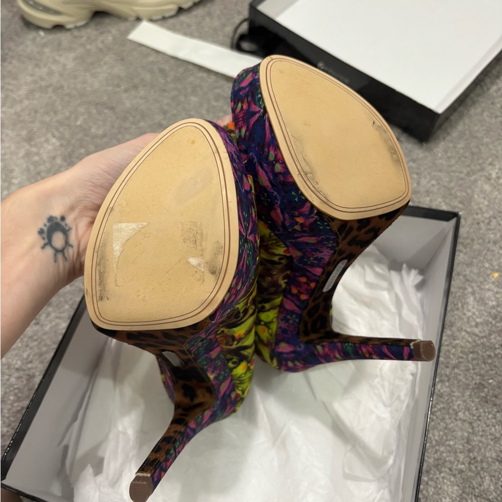 BOUTIQUE 9 CLAUDIUS HEELS MULTI - Picture 2 of 3
